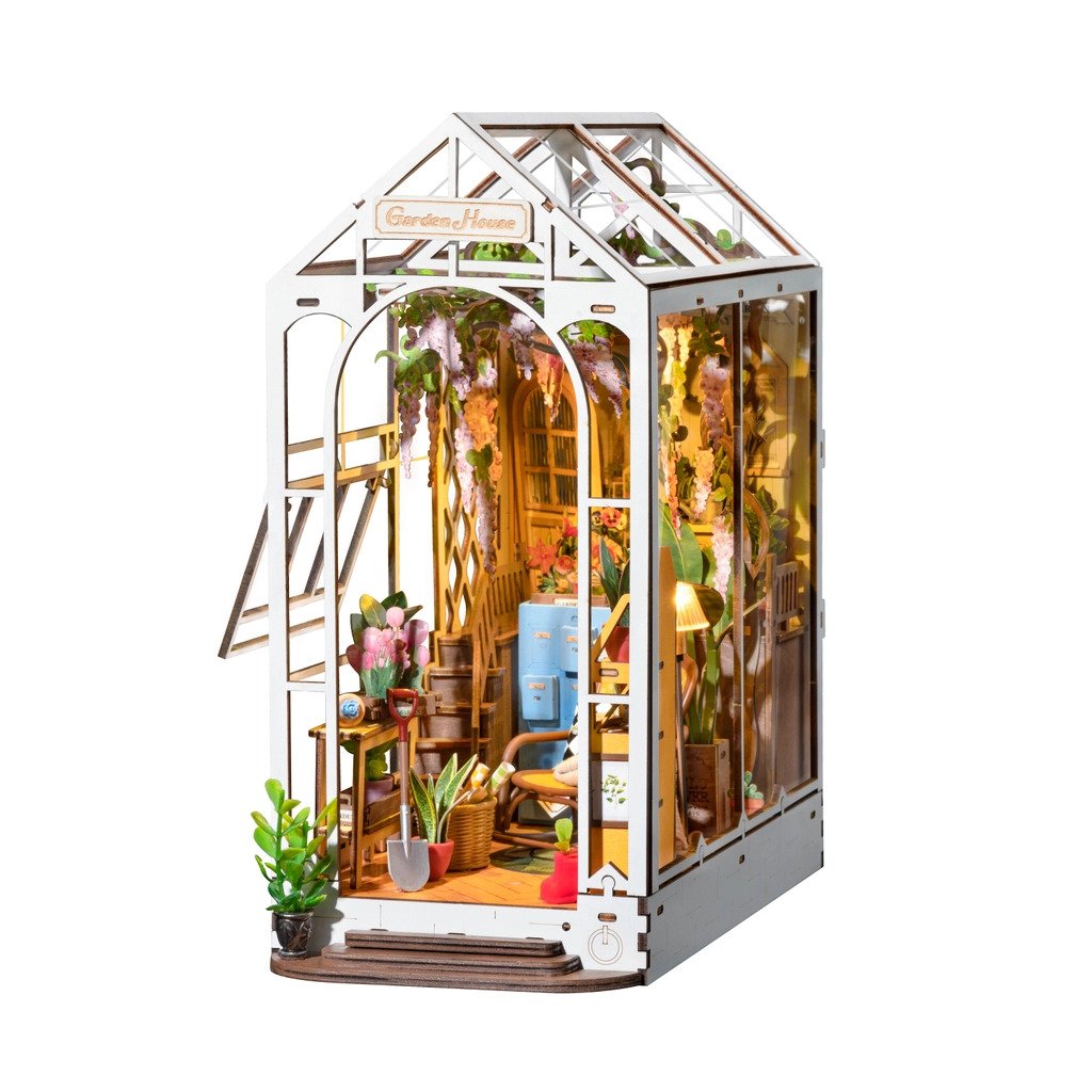 TGB06 - Garden House Book Nook