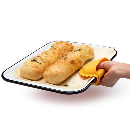 Pasta Shaped Oven Mitt | Mezzelune