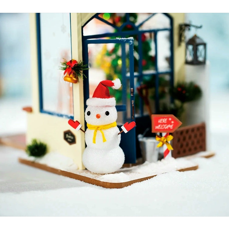 DIY Miniature Dollhouse Kit: Christmas Patio